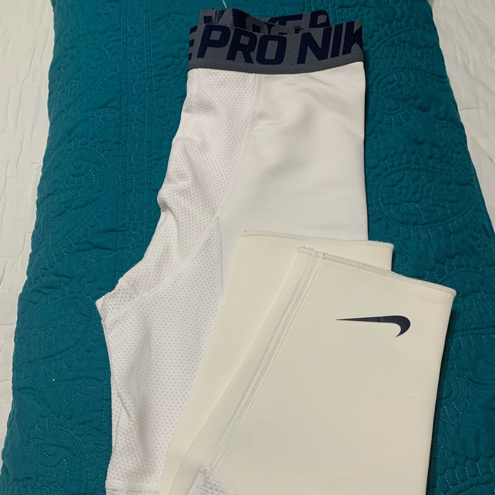 Nike  Nike Pro Boys 3/4 White NWOT Tights Sz Large